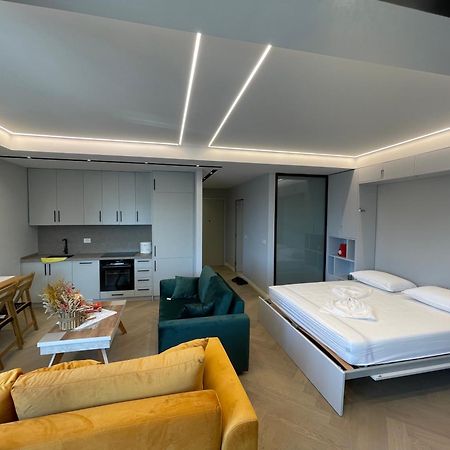Luxury One Bedroom Apartment Тирана Екстериор снимка