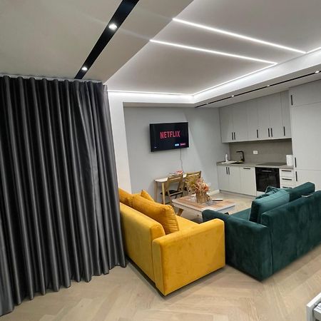 Luxury One Bedroom Apartment Тирана Екстериор снимка