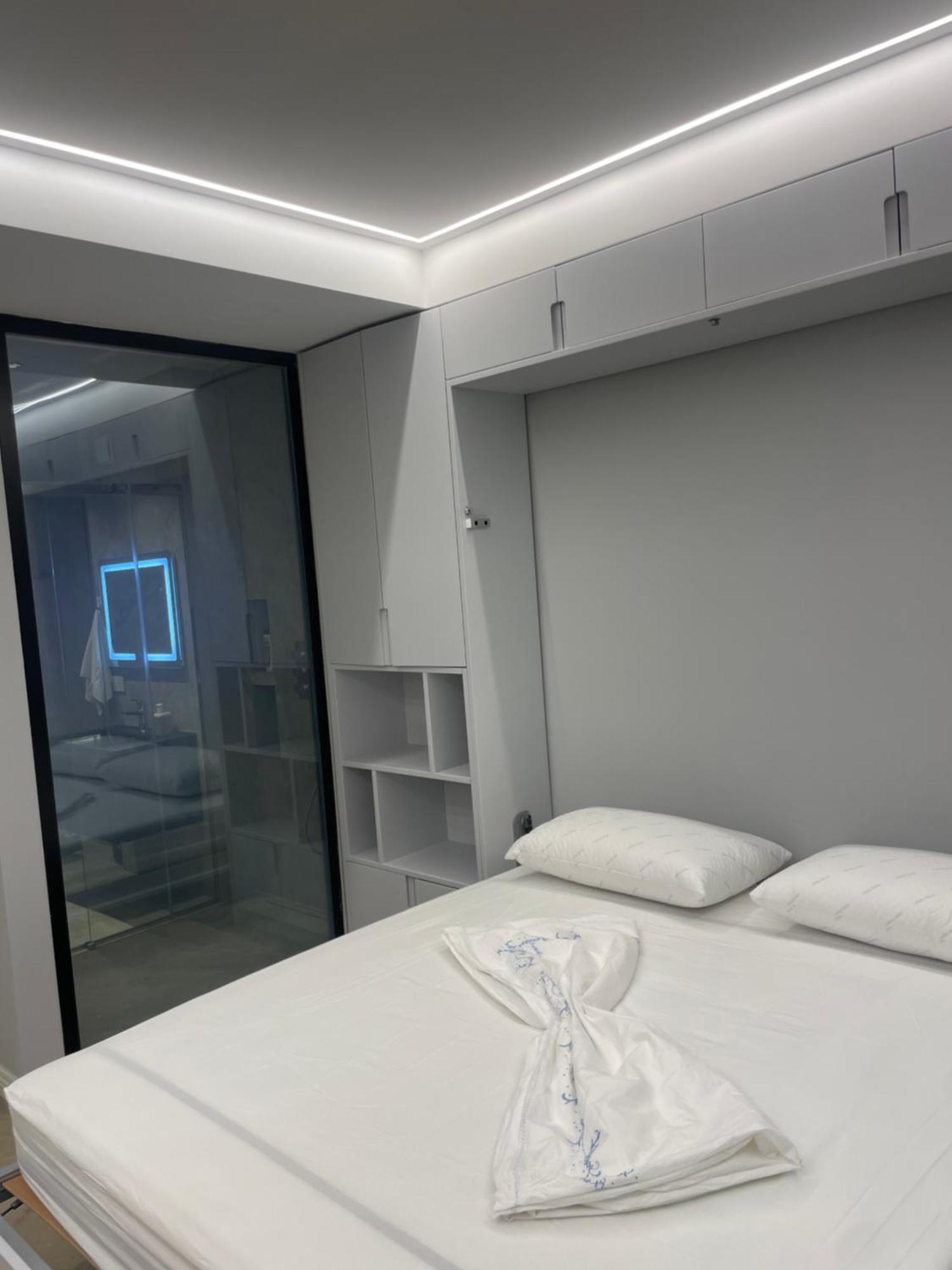 Luxury One Bedroom Apartment Тирана Екстериор снимка