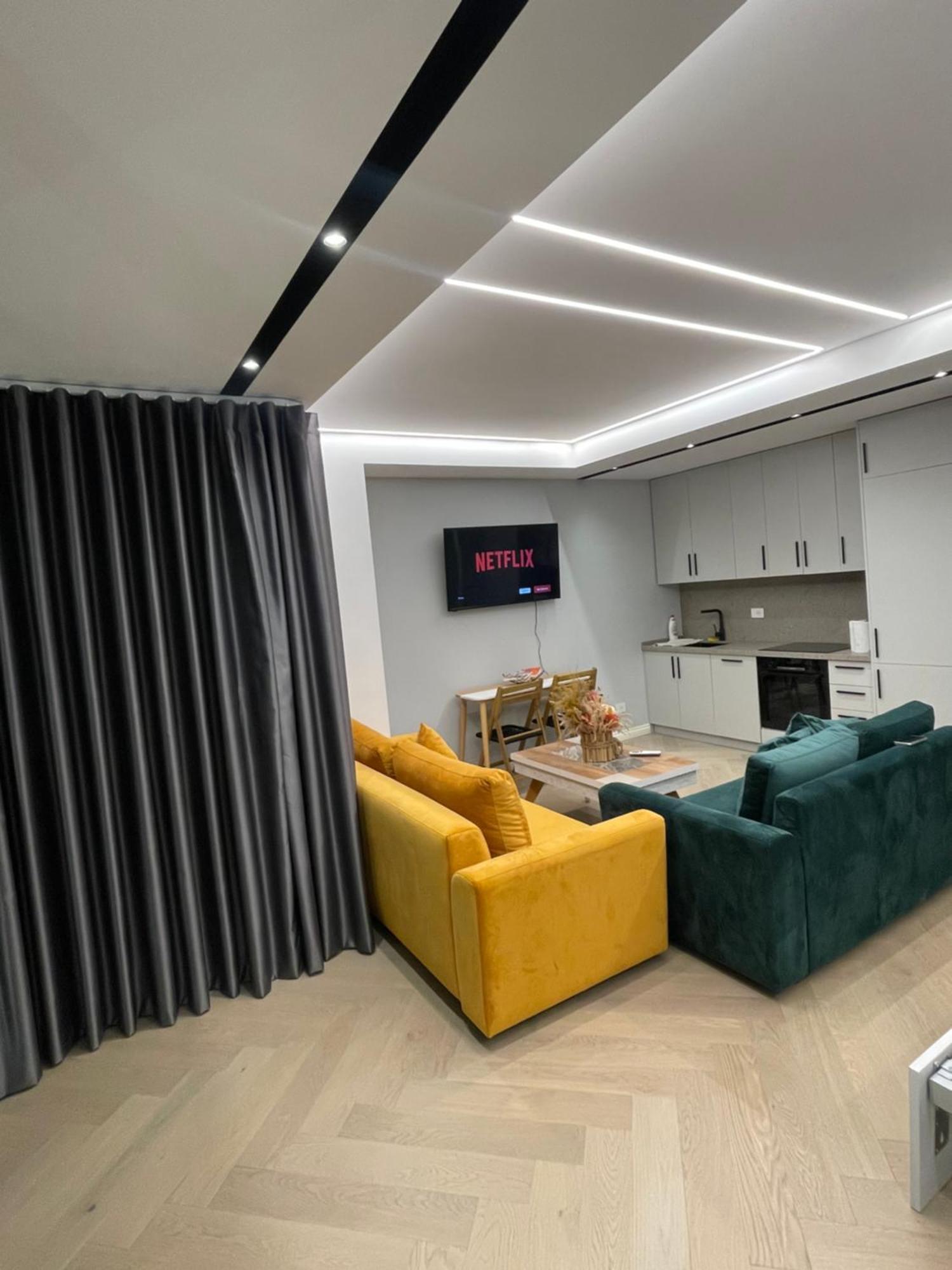 Luxury One Bedroom Apartment Тирана Екстериор снимка