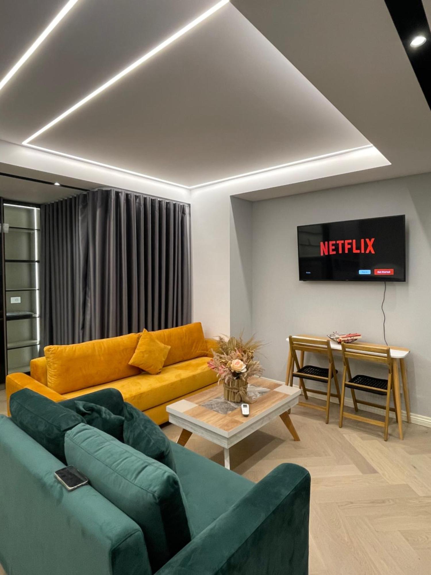 Luxury One Bedroom Apartment Тирана Екстериор снимка